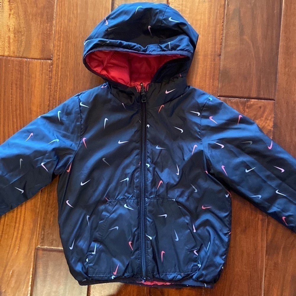 Girls Nike Black Hooded Jacket in Size 4T [LIKE NEW]